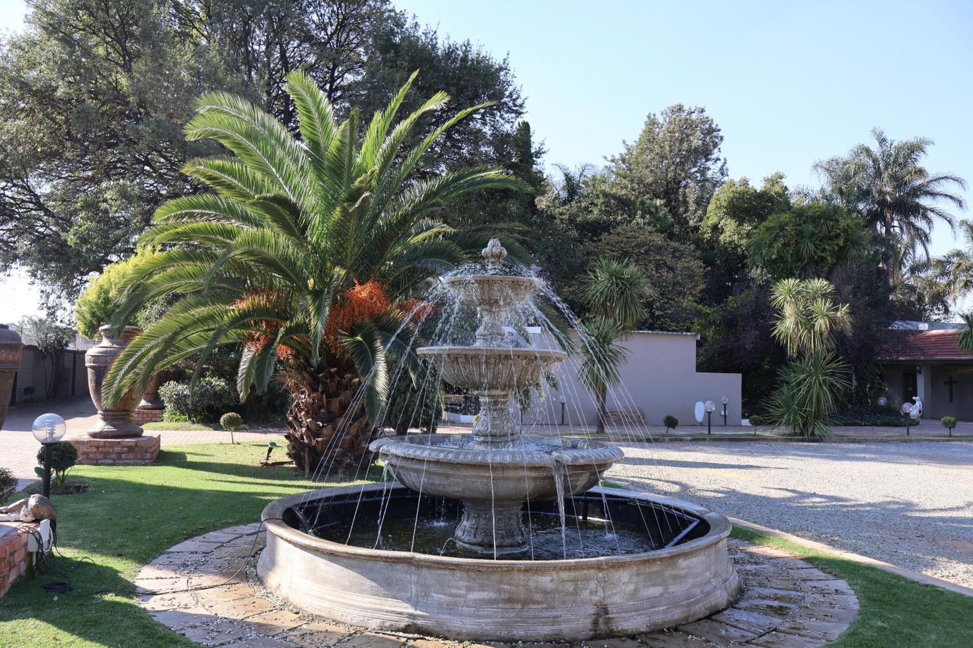 Airport Gardens Boutique Hotel 복스버그 외부 사진